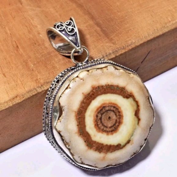 Jewelry - STERLING SILVER SOLAR AGATE PENDANT.  UNISEX